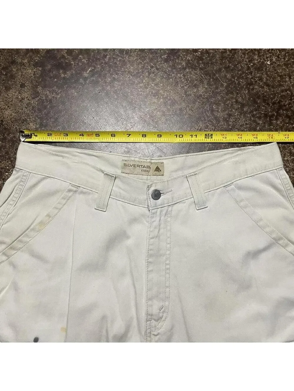 Vintage Levi Silver Tab Khaki Shorts Mens 34.